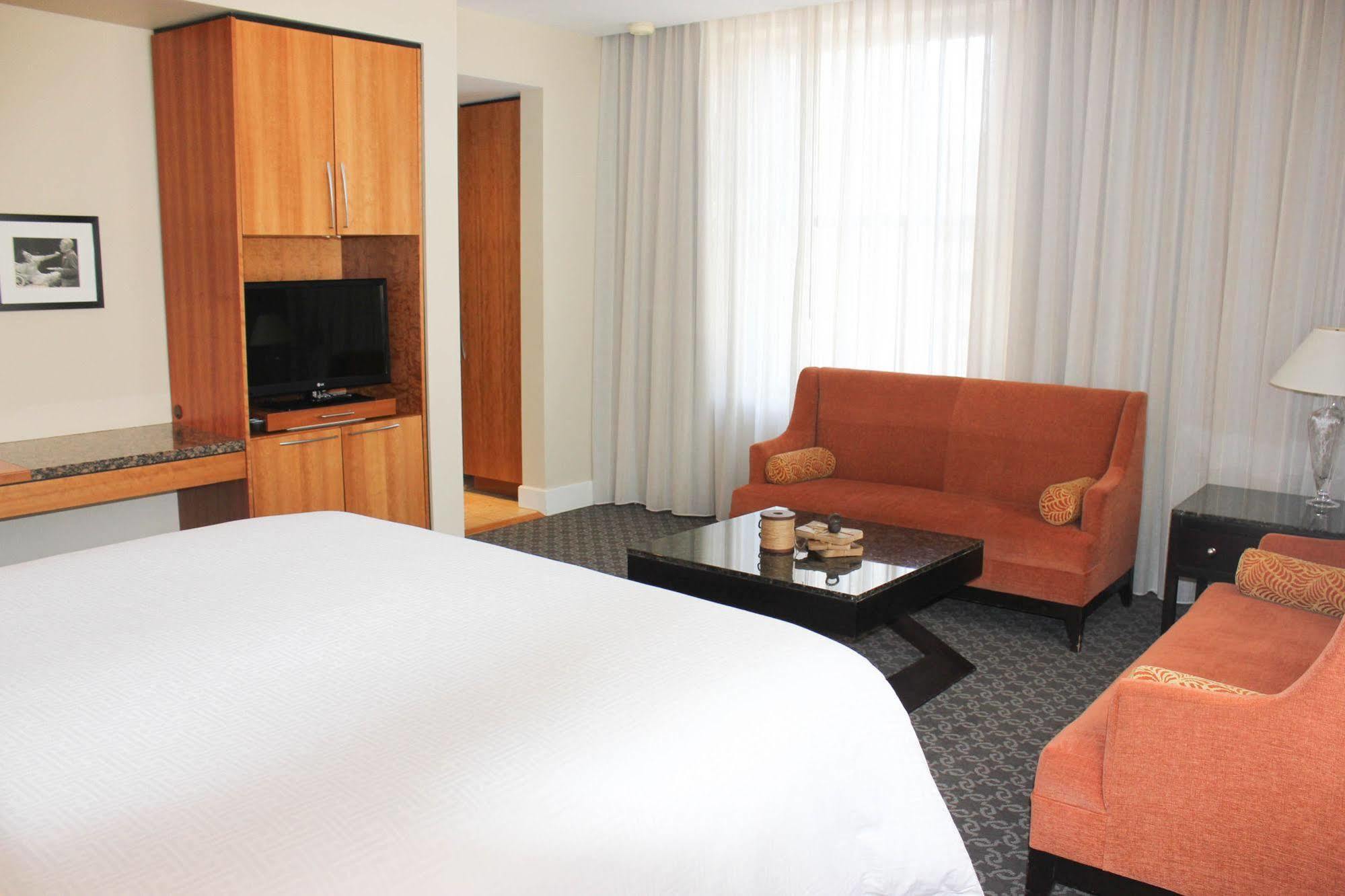 Hotel Teatro DEN Екстериор снимка