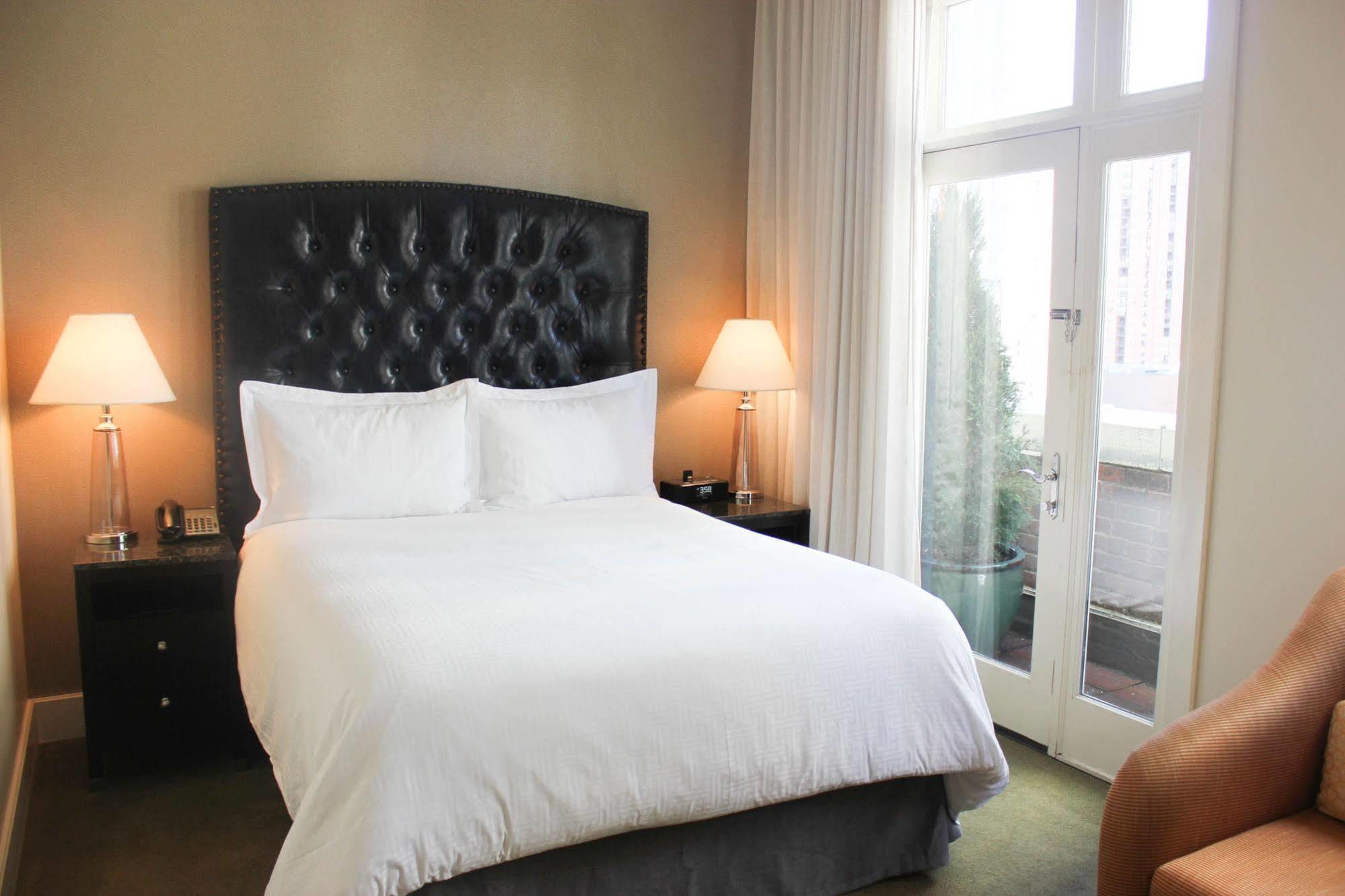 Hotel Teatro DEN Екстериор снимка